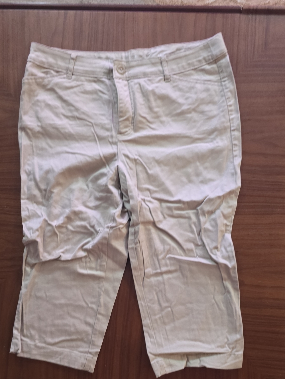 Light Khaki Capris